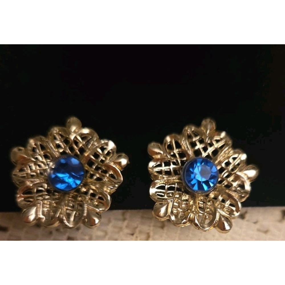 Vintage Blue Rhinestone Filagree Flower Earrings Screw-Back Gold Tone EUC